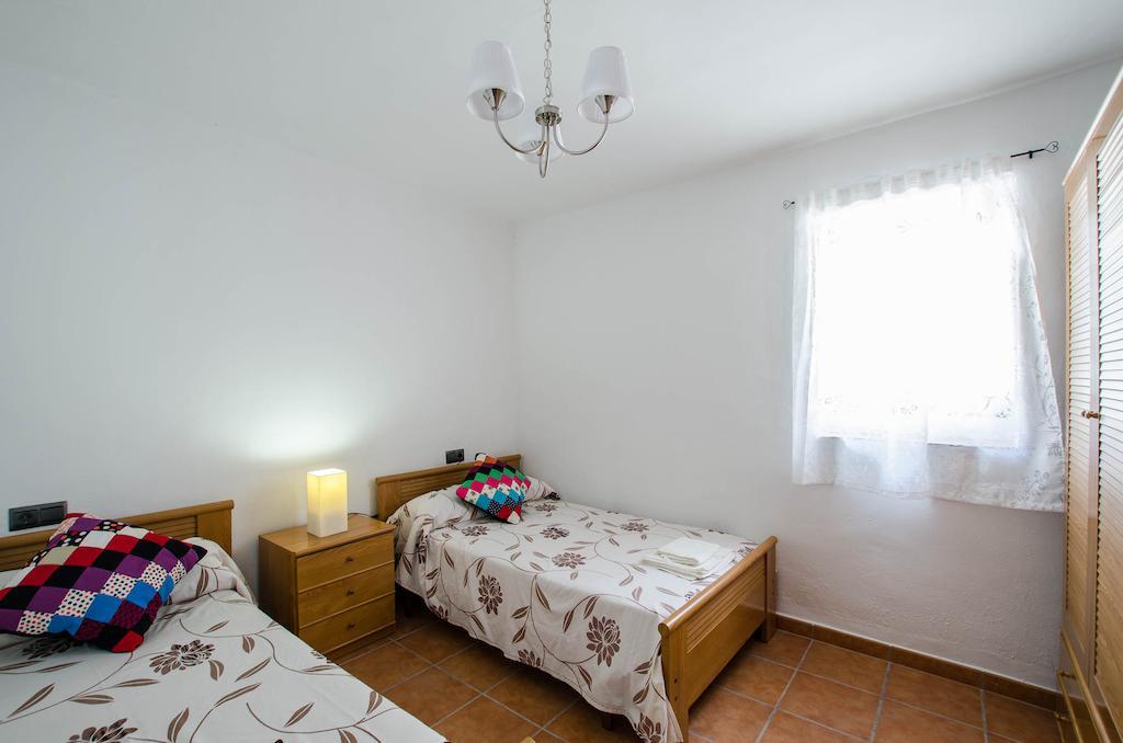 Villa Cortijo Cabrilla Periana Zimmer foto